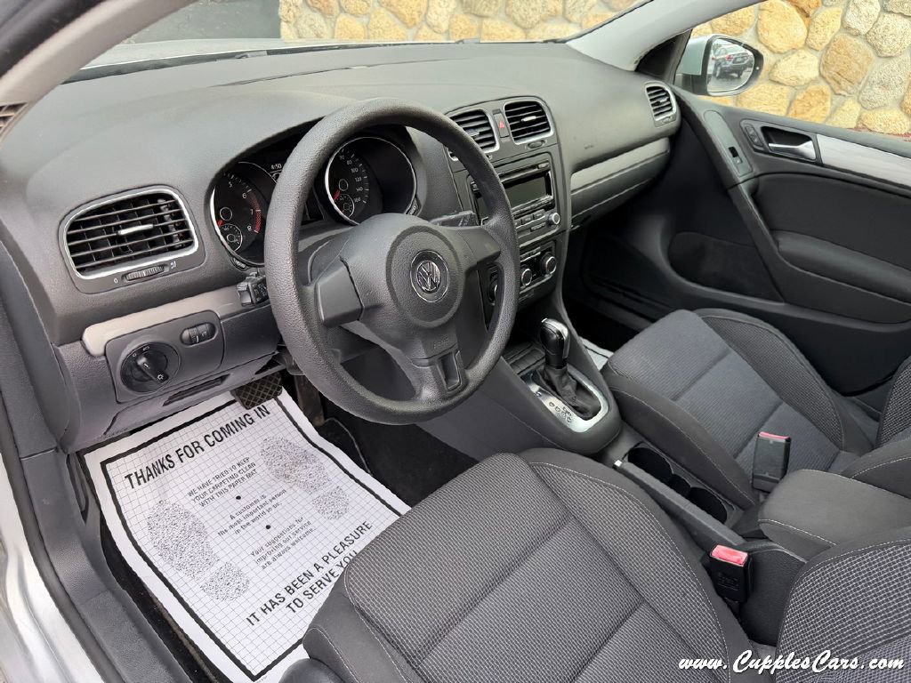 Used 2014 Volkswagen Golf 4-Door FWD image 5
