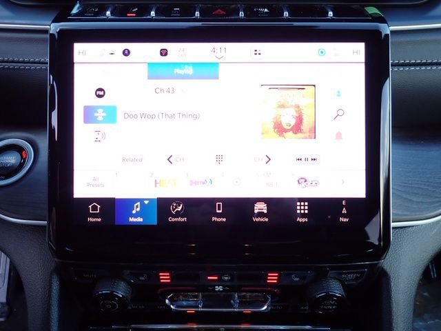 New 2025 Jeep Grand Cherokee Limited w/ Black Appearance Package AWD/4WD image 21