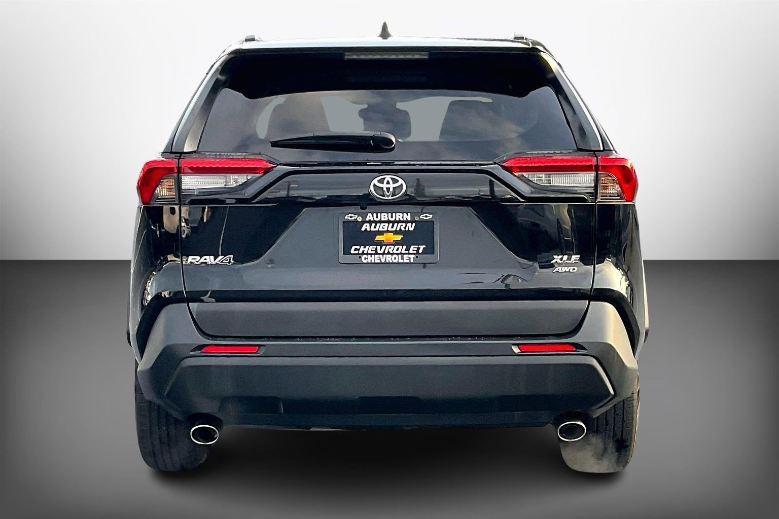 Used 2021 Toyota RAV4 XLE image 4