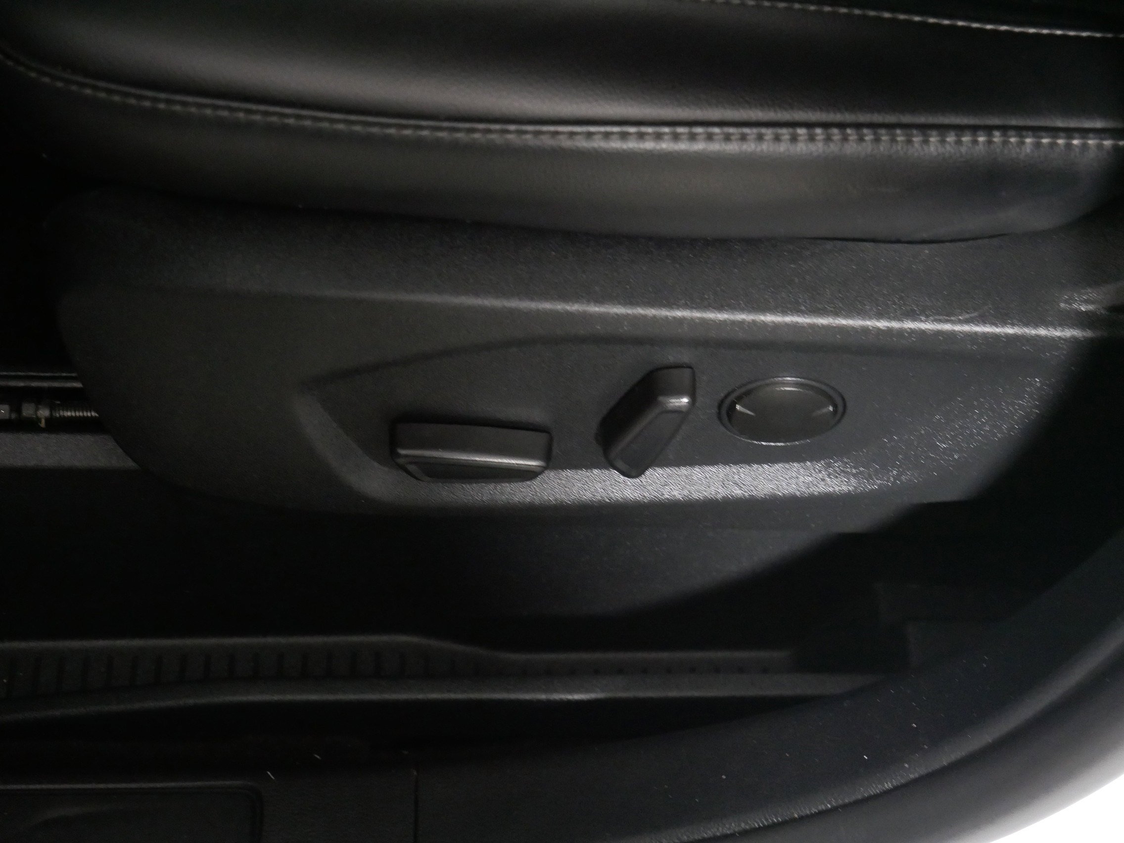 Used 2024 Ford Edge SEL image 20