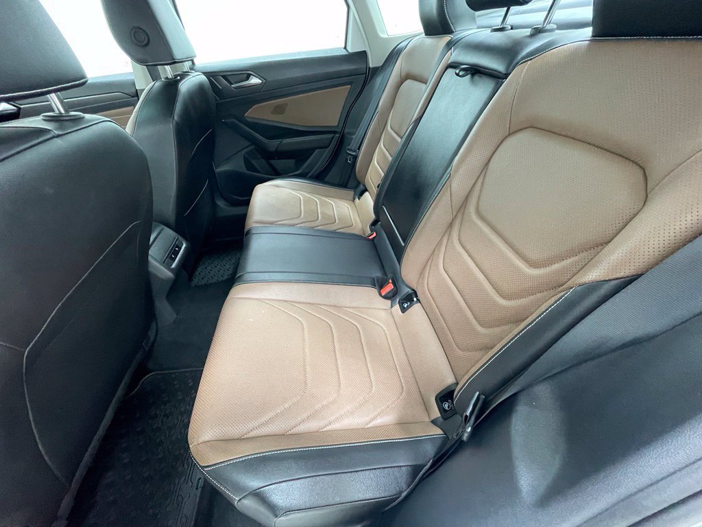Used 2025 Volkswagen Jetta SEL FWD image 9