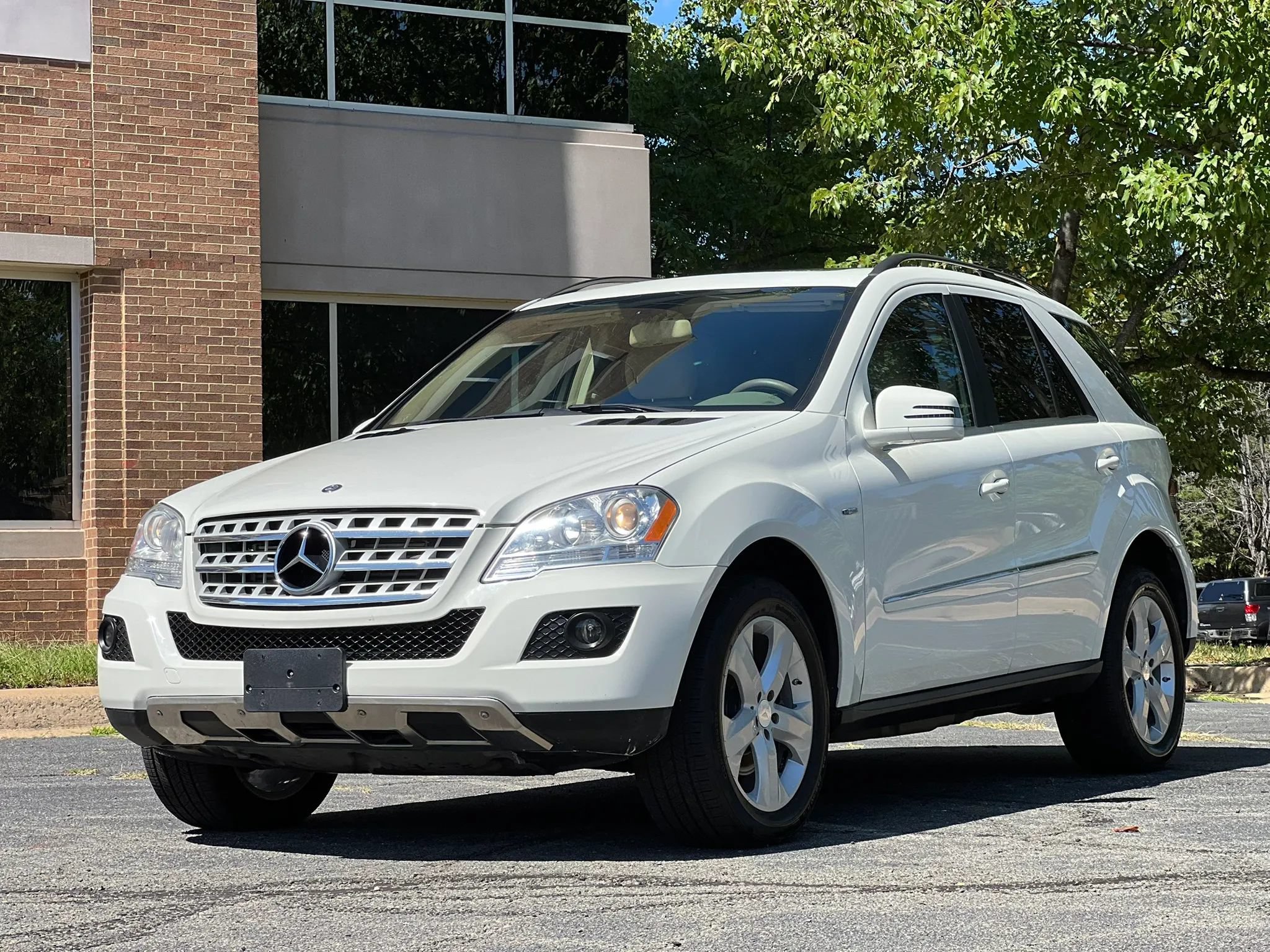 Used 2011 Mercedes-Benz ML 350 BlueTEC 4MATIC image 1