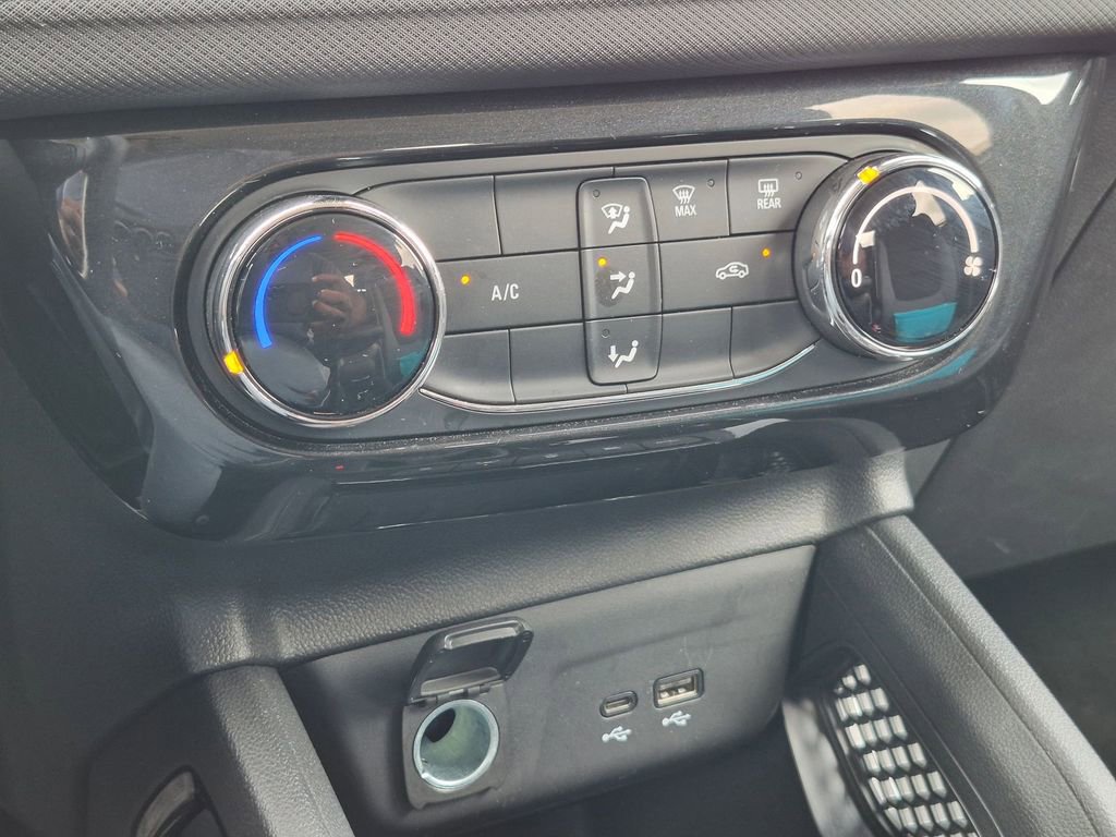 Used 2025 Chevrolet TrailBlazer LT AWD/4WD image 20