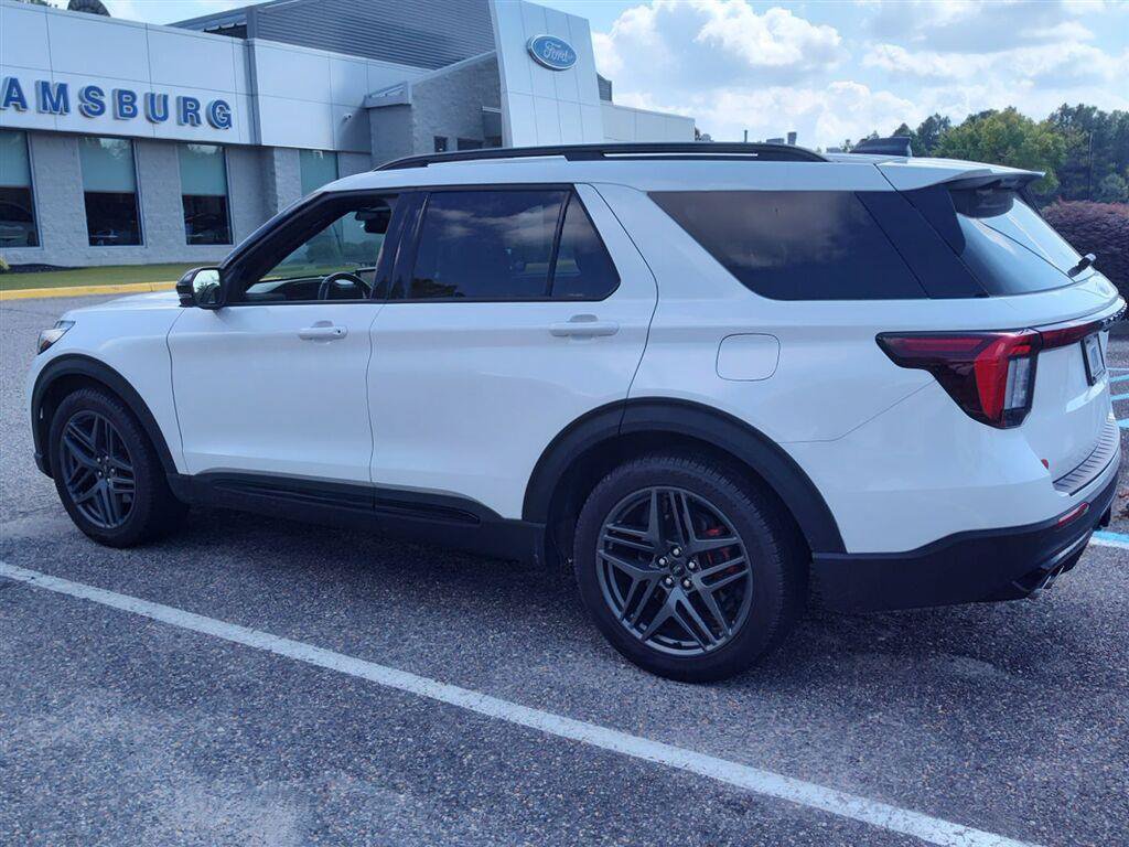 Used 2025 Ford Explorer ST w/ Sun And Sound Package AWD/4WD image 4