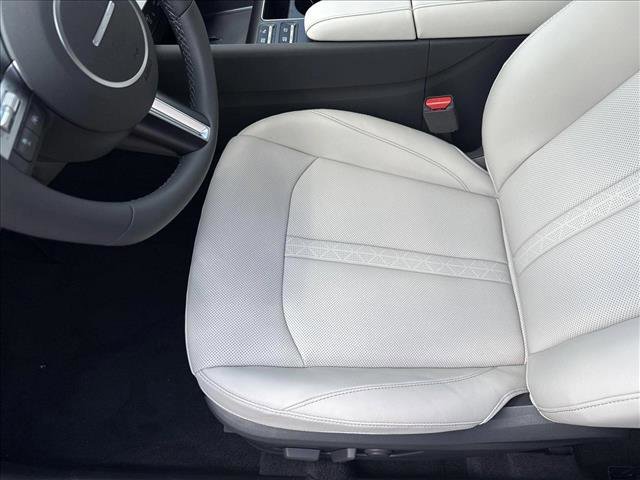 New 2025 Hyundai Sonata Limited image 4