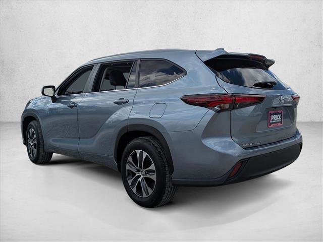 Certified 2024 Toyota Highlander XLE image 8