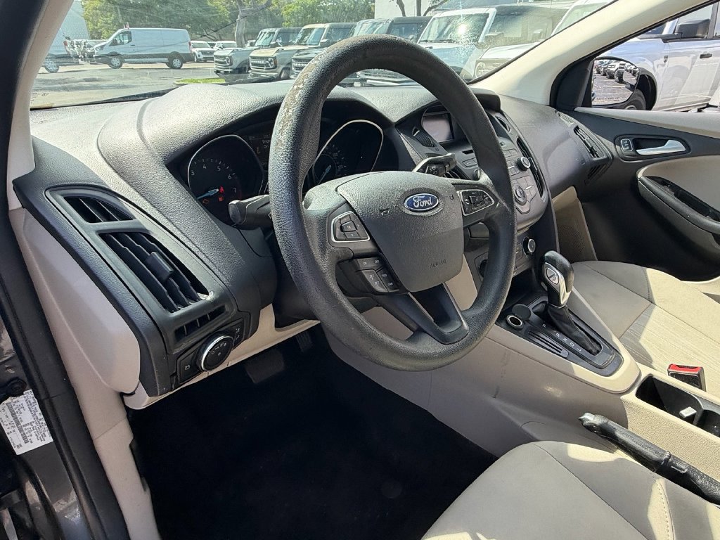 Used 2017 Ford Focus SE FWD image 8