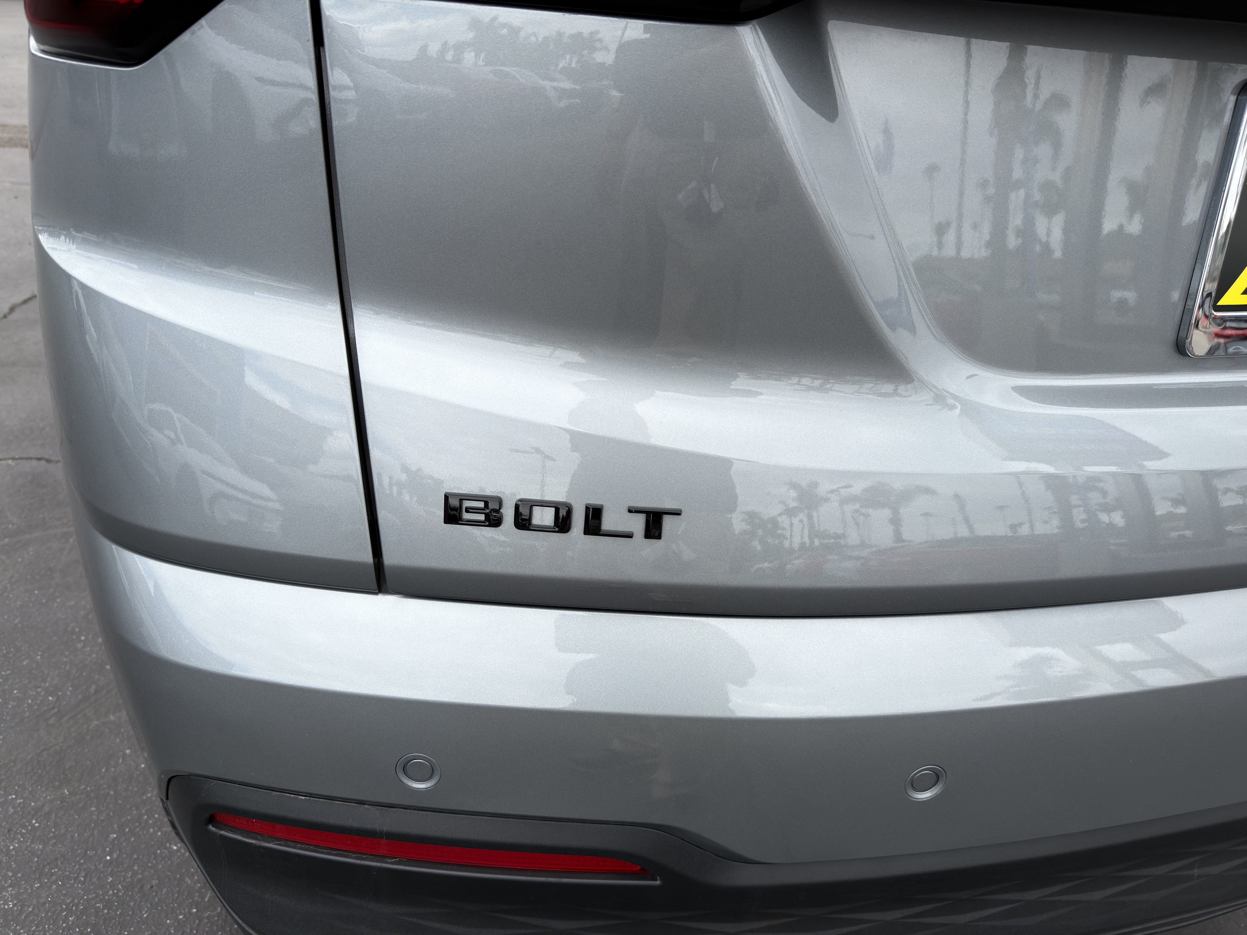 New 2027 Chevrolet Bolt LT w/ Comfort Package FWD image 38