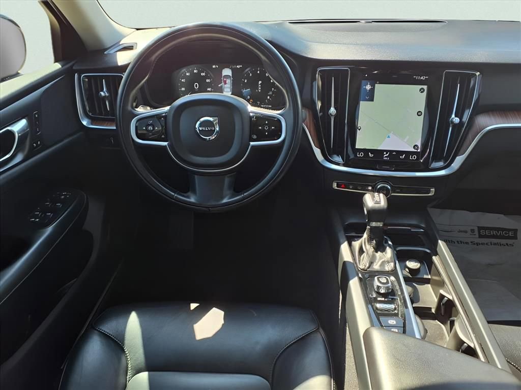Used 2021 Volvo S60 T5 Momentum image 10