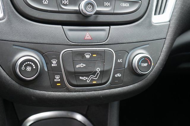 Used 2018 Chevrolet Malibu LT image 19