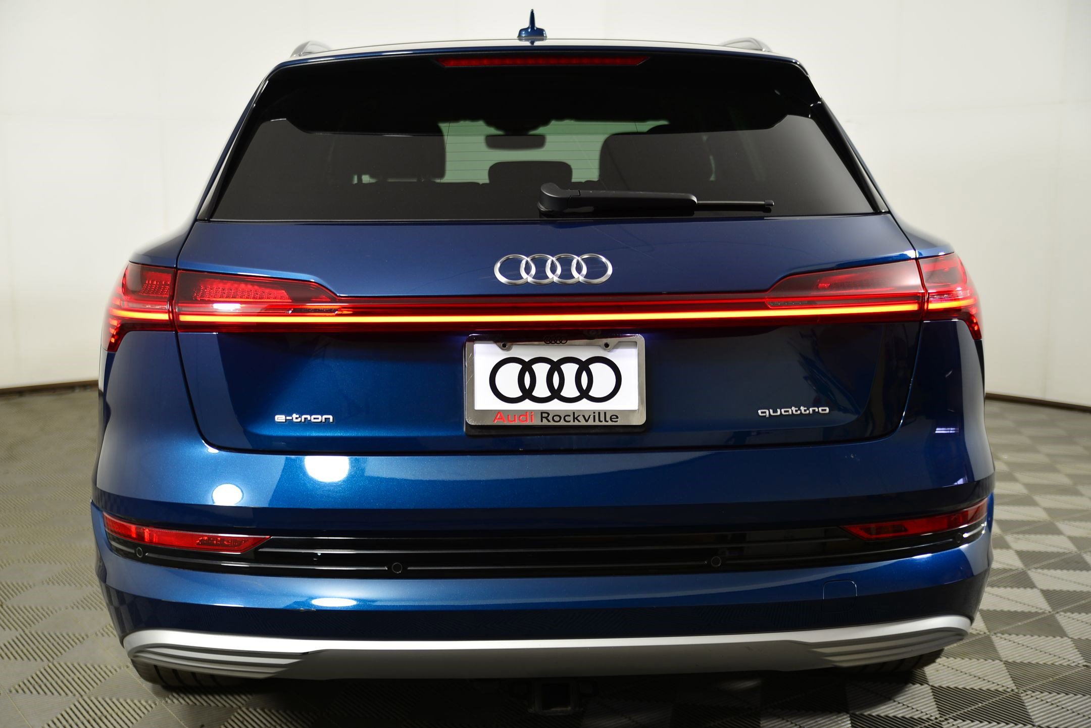 Certified 2023 Audi e-tron Premium Plus w/ Premium Plus Package AWD/4WD image 10