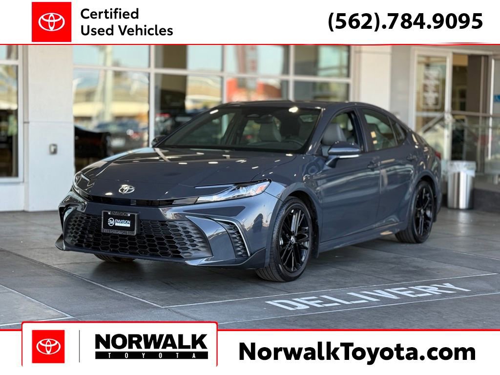 Certified 2025 Toyota Camry SE image 1