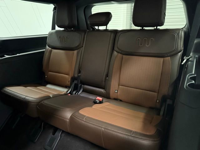Used 2025 Ford Expedition Max King Ranch image 17