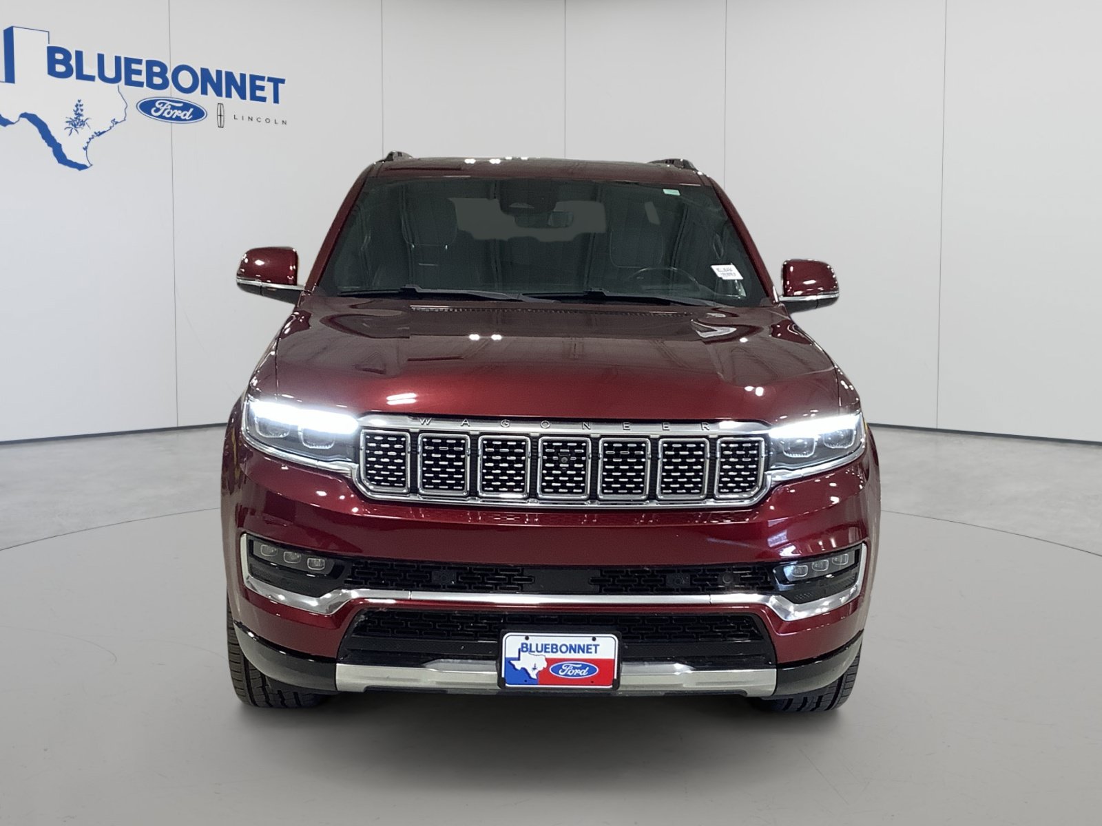 Used 2022 Jeep Grand Wagoneer Series III AWD/4WD image 2
