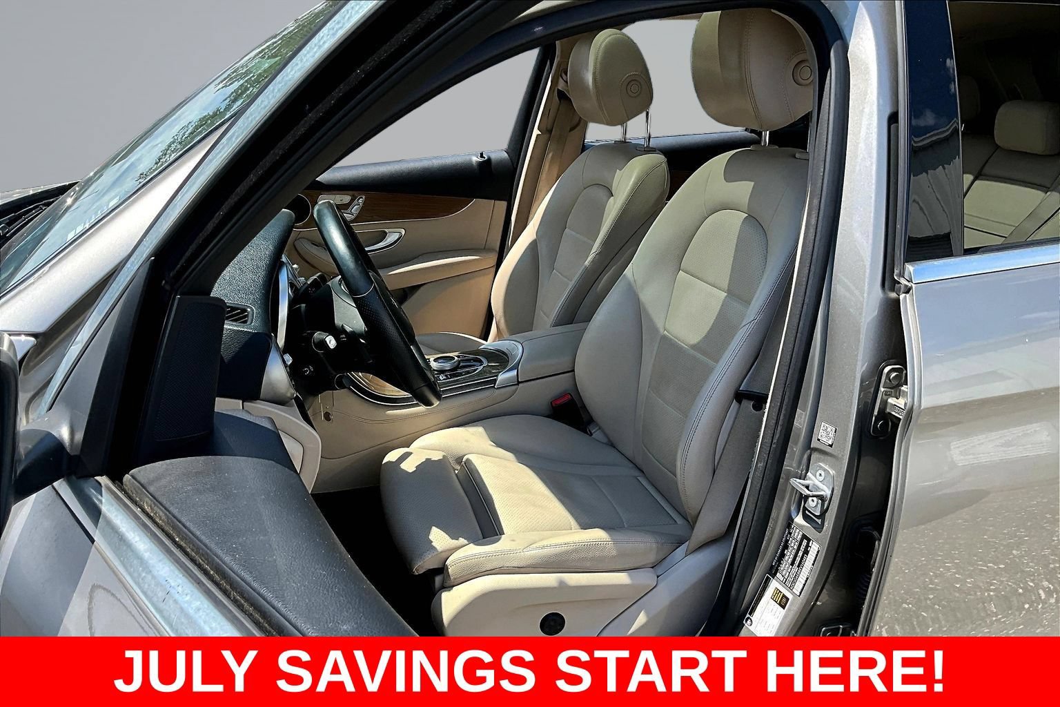 Used 2019 Mercedes-Benz GLC 300 4MATIC w/ Premium Package image 26