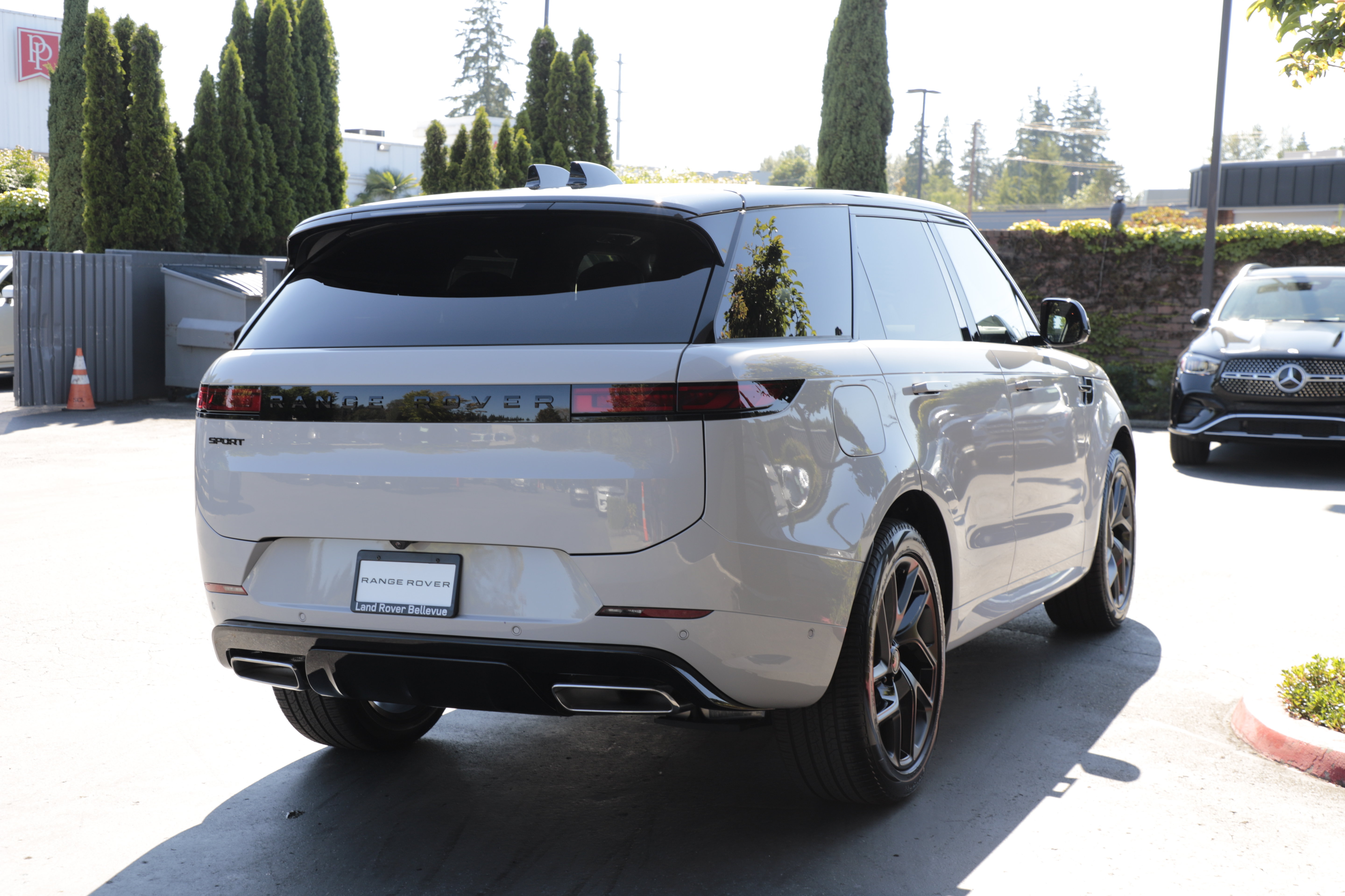 New 2026 Land Rover Range Rover Sport Dynamic SE AWD/4WD image 10