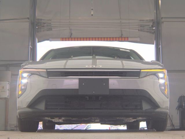 Used 2025 Kia K4 LXS FWD image 3