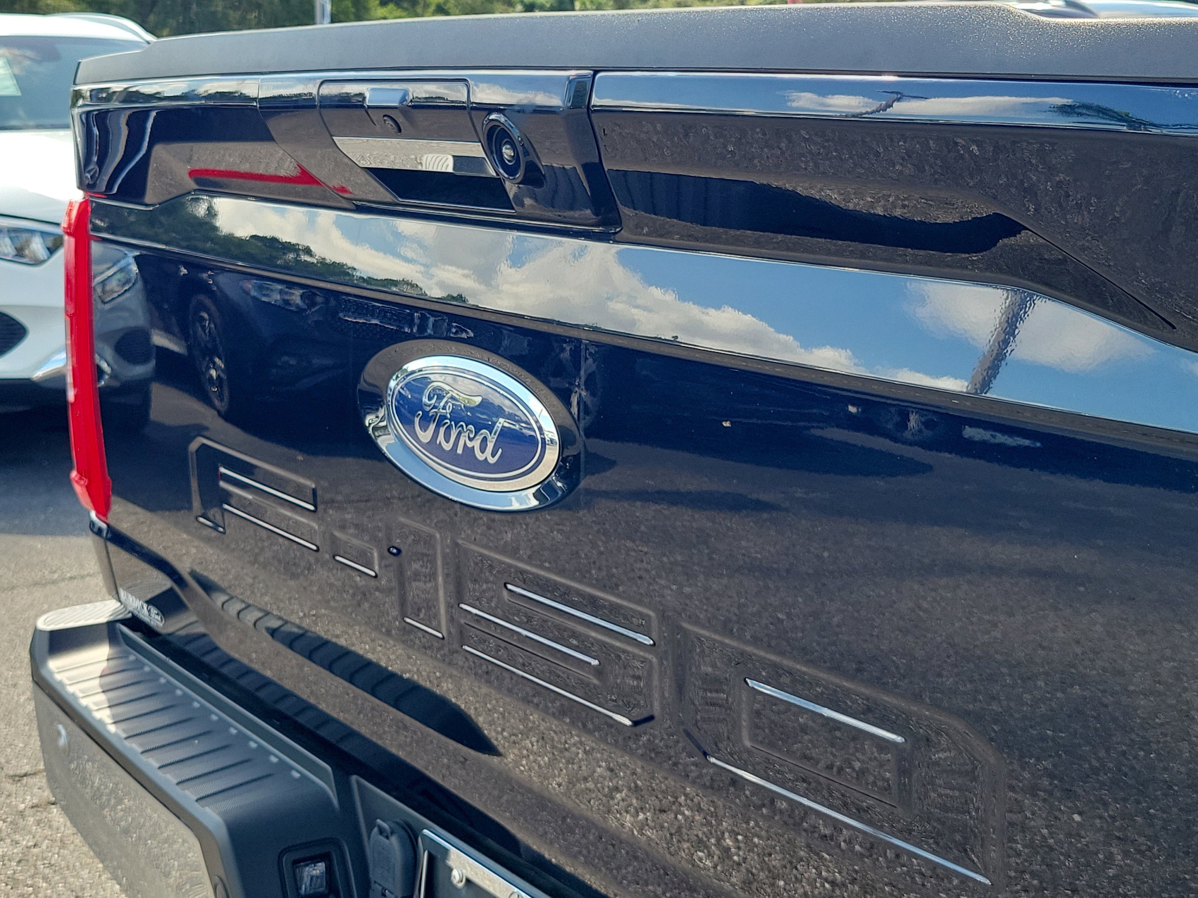 Used 2022 Ford F150 XLT w/ Equipment Group 302A High image 8