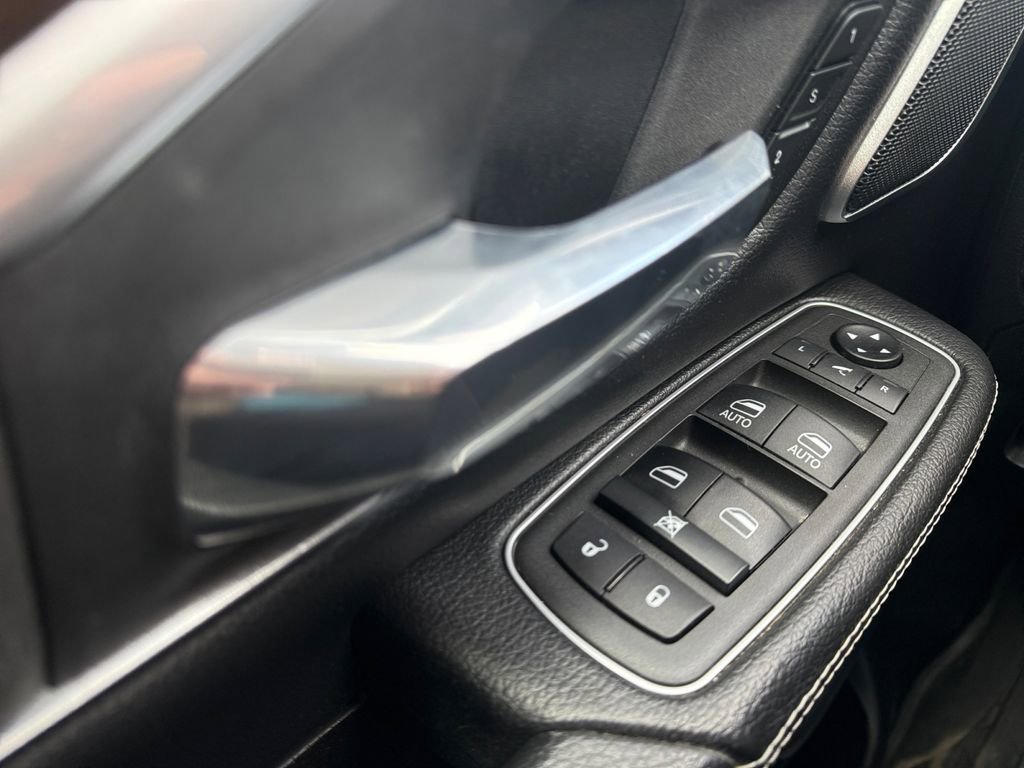 Certified 2022 RAM 1500 Laramie image 28