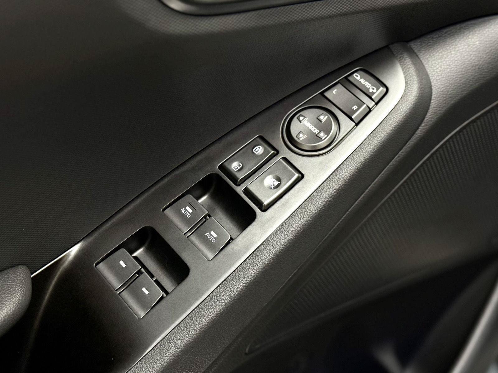 Used 2020 Hyundai Ioniq Limited FWD image 12