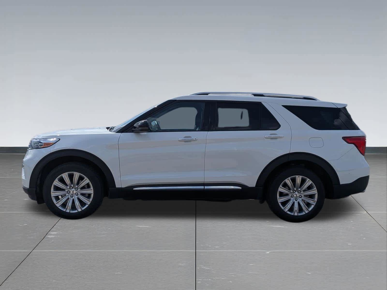 Used 2024 Ford Explorer Limited w/ Limited Technology Package AWD/4WD image 2