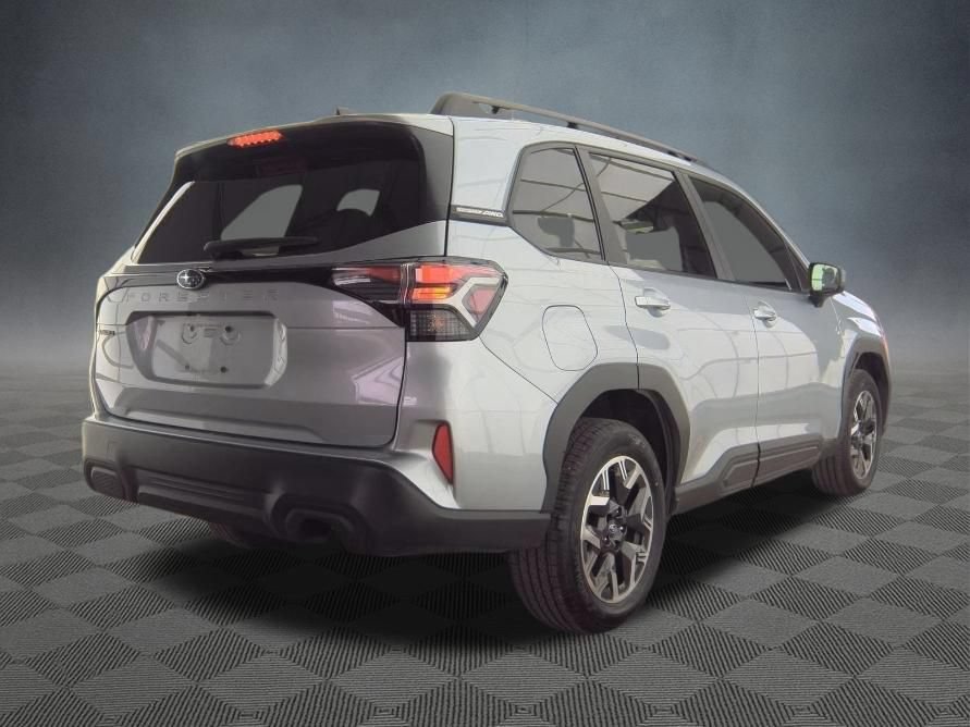 Used 2025 Subaru Forester Premium AWD/4WD image 3