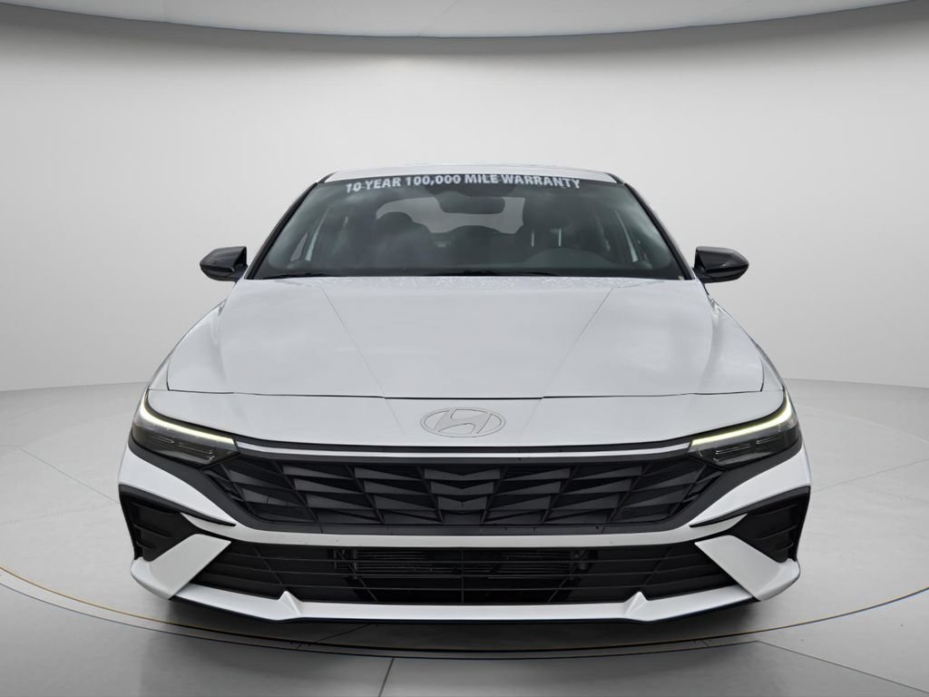 Certified 2025 Hyundai Elantra SEL FWD image 5
