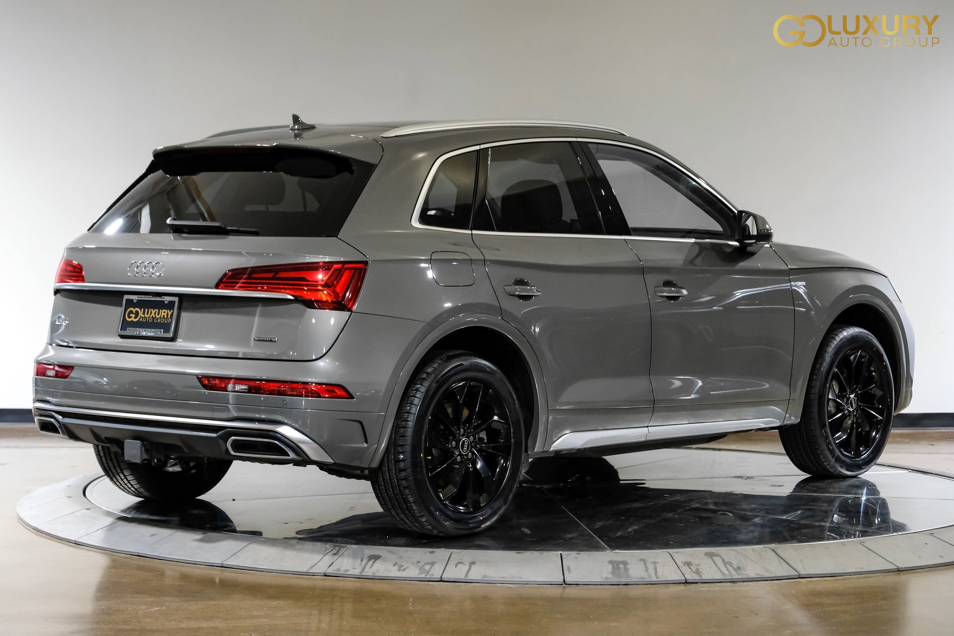 Used 2023 Audi Q5 2.0T Premium Plus w/ Premium Plus Package AWD/4WD image 10