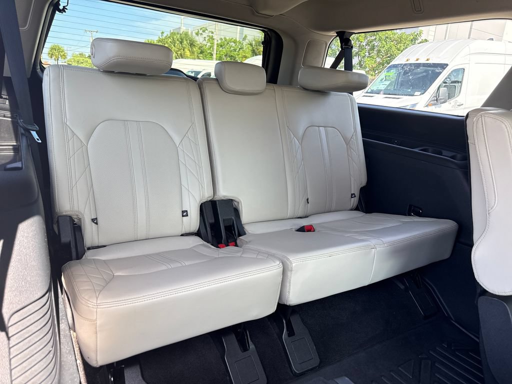 Certified 2021 Ford Expedition Max Platinum RWD image 29