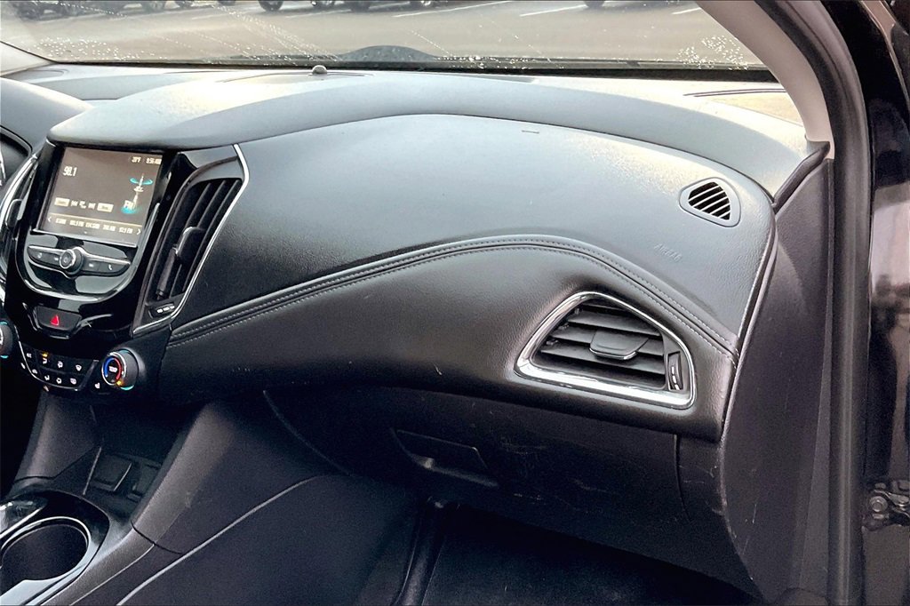 Used 2017 Chevrolet Cruze Premier image 16