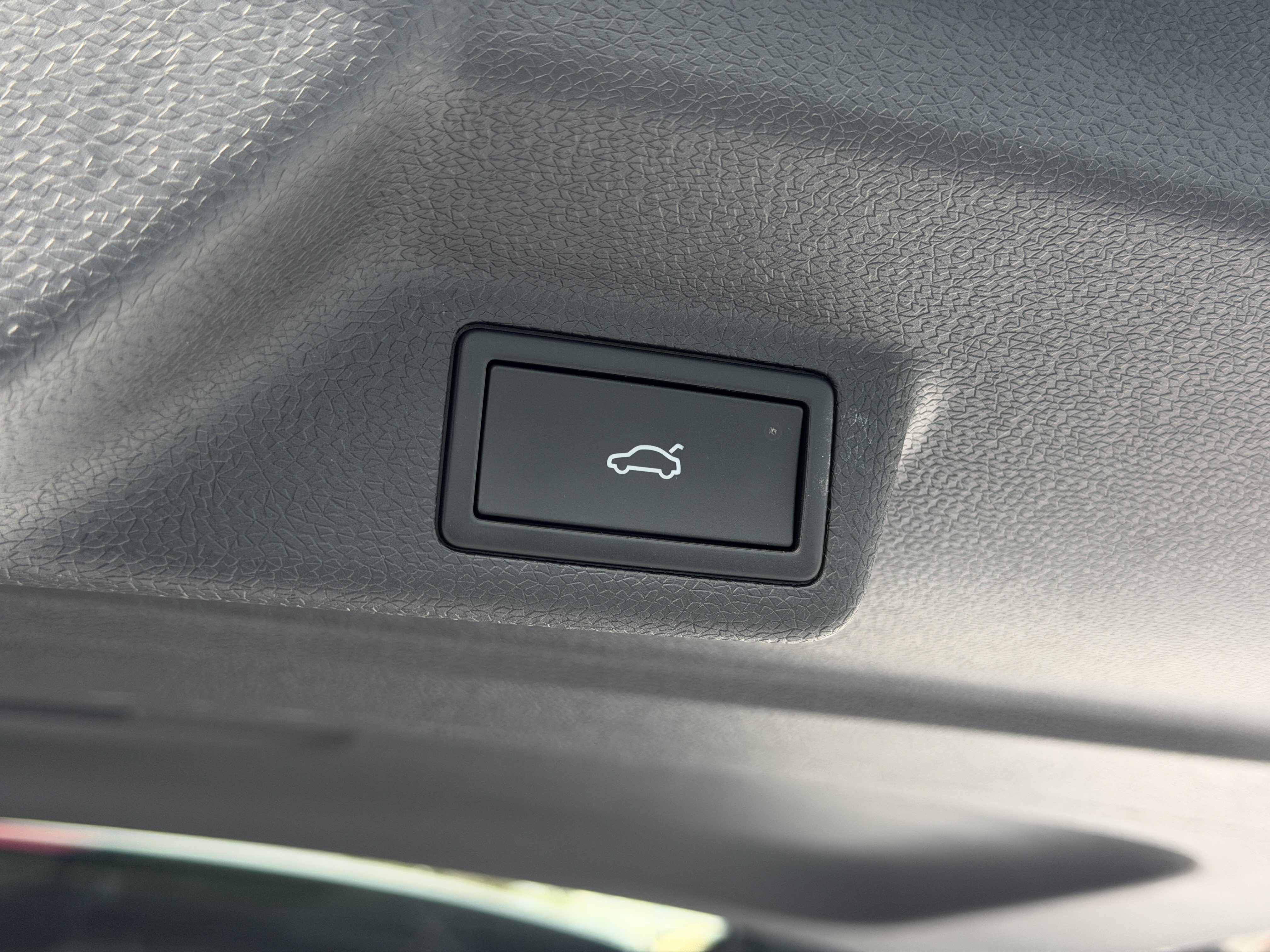 Used 2025 Volkswagen ID. Buzz 1st Edition RWD image 12