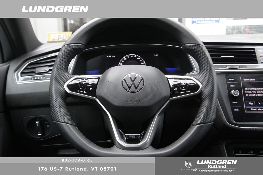 Used 2023 Volkswagen Tiguan SE R-Line image 5