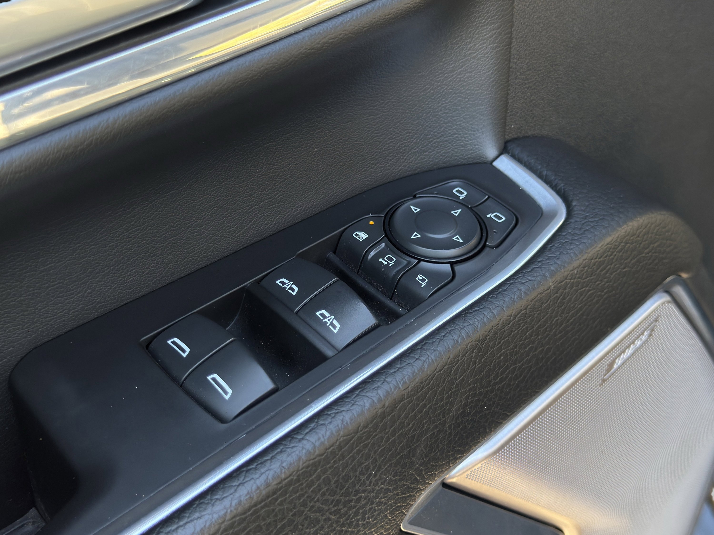 Used 2024 GMC Sierra 3500 Denali w/ Denali Reserve Package image 43