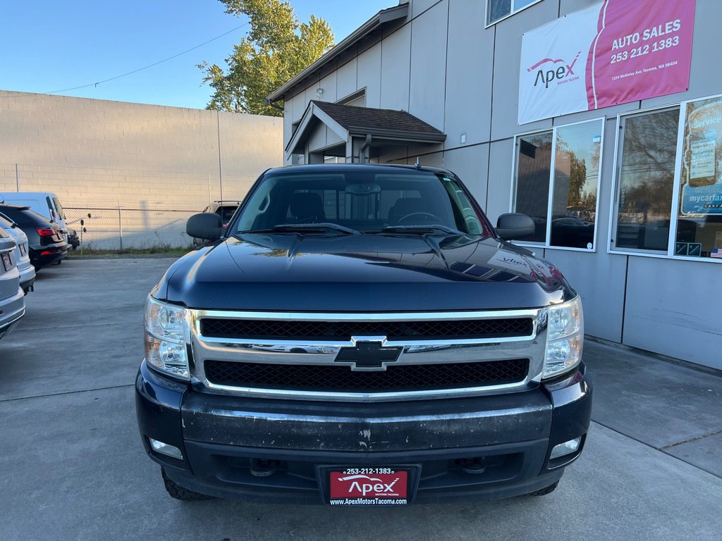 Used 2007 Chevrolet Silverado 1500 LT w/ 1LT Convenience Package AWD/4WD image 2
