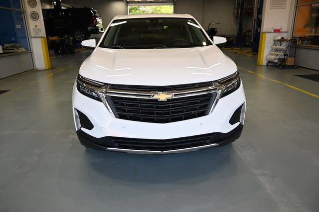 Used 2024 Chevrolet Equinox LT FWD image 2