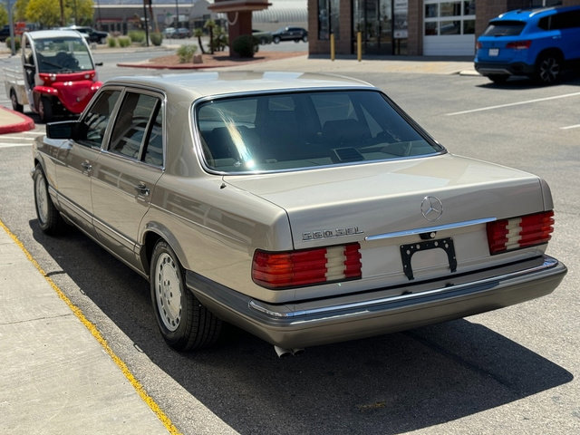 Used 1988 Mercedes-Benz 560 SEL image 8