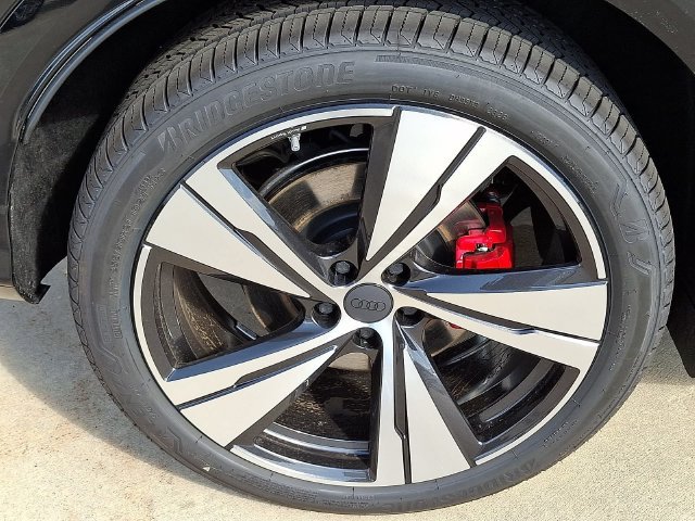 New 2026 Audi SQ5 Prestige AWD/4WD image 5