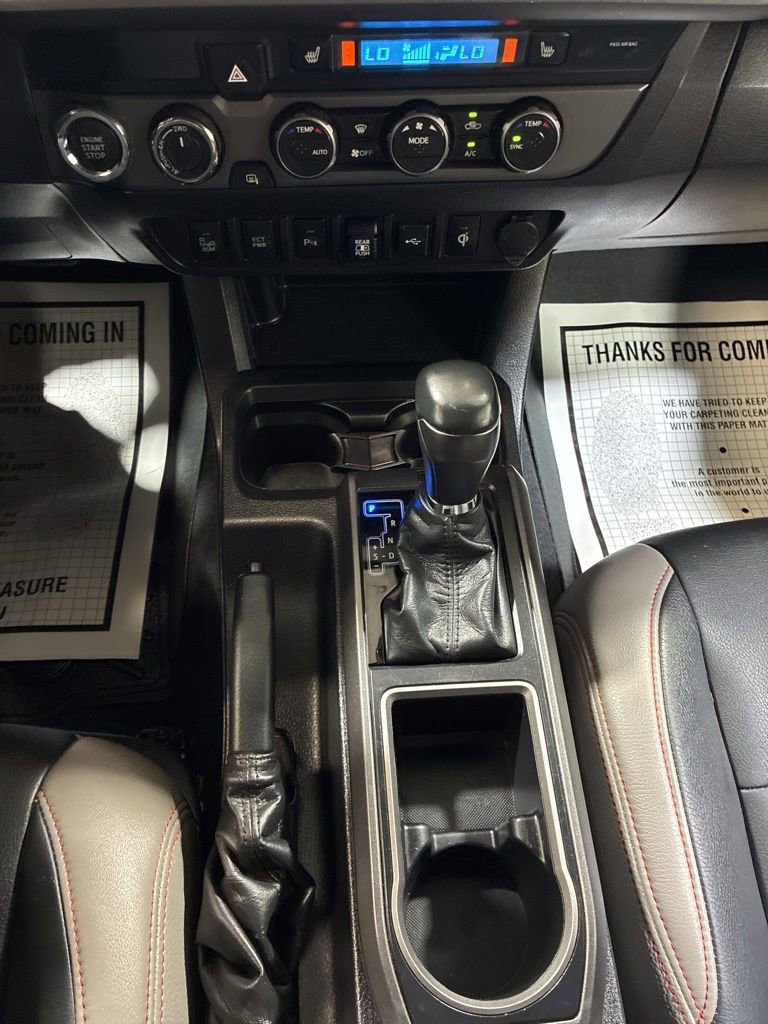 Used 2020 Toyota Tacoma TRD Off-Road w/ Advanced Technology Package AWD/4WD image 32