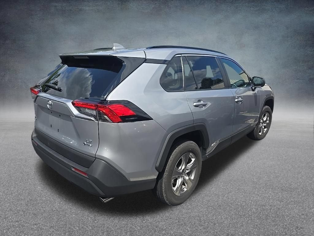 Used 2025 Toyota RAV4 LE AWD/4WD image 8