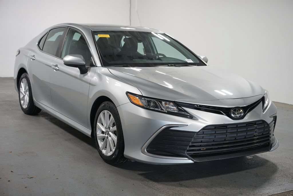 Certified 2023 Toyota Camry LE FWD image 3