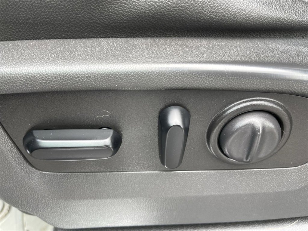 Used 2020 GMC Sierra 1500 SLT image 12