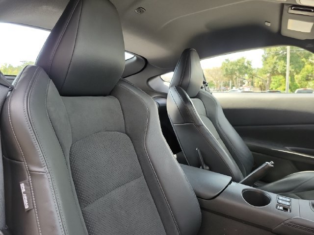Certified 2025 Nissan Z Performance w/ Floor Mat Package RWD image 33
