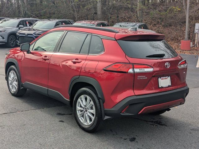 Used 2025 Toyota Corolla Cross LE image 5