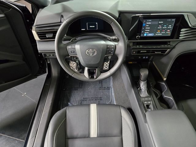 Used 2025 Toyota Camry SE image 15