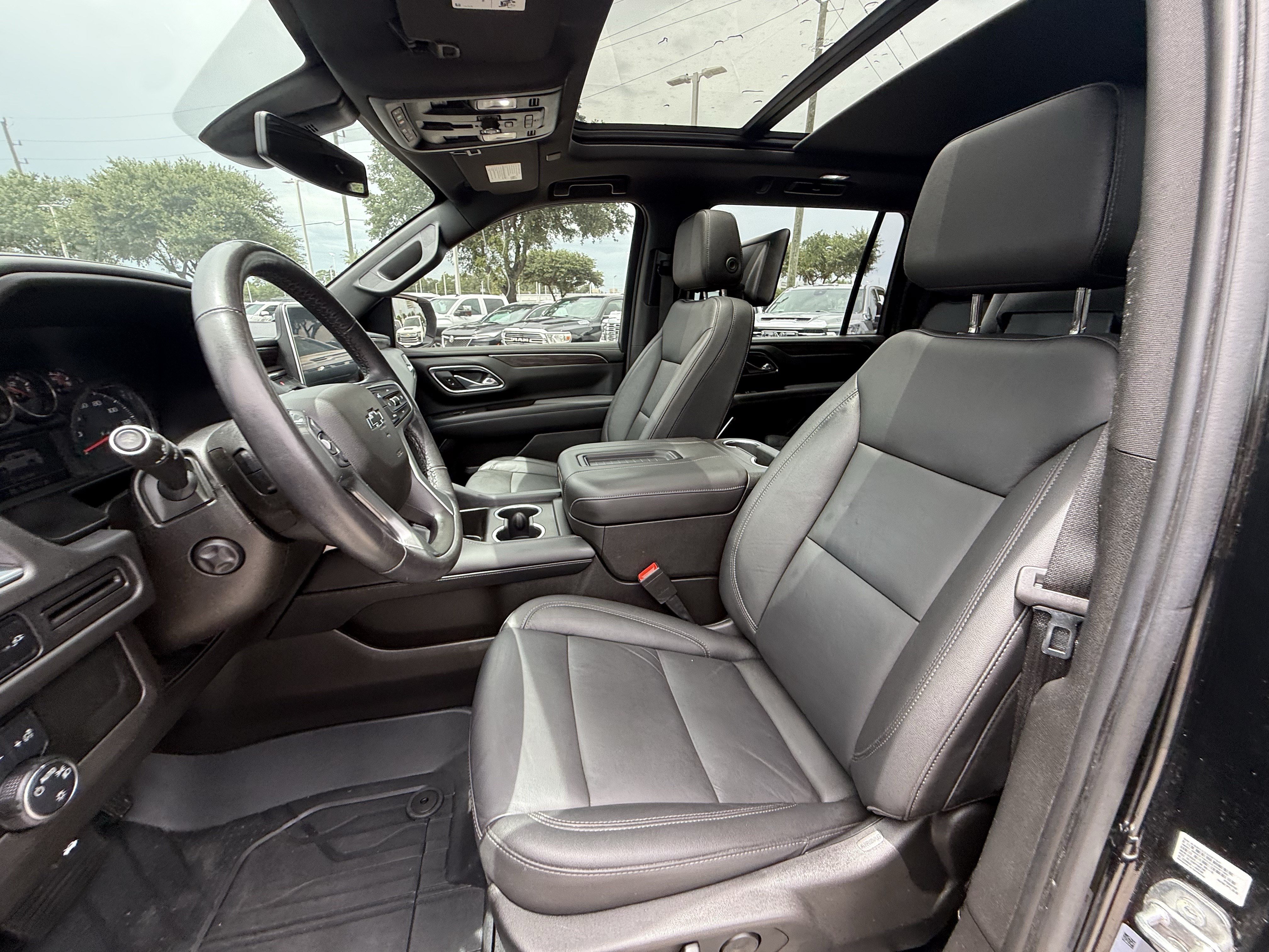 Used 2021 Chevrolet Suburban Z71 w/ Luxury Package AWD/4WD image 27