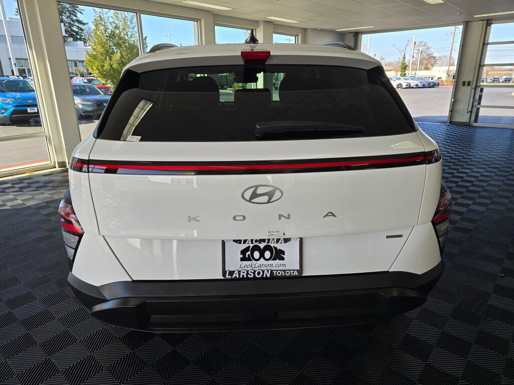 Used 2024 Hyundai Kona SEL image 4