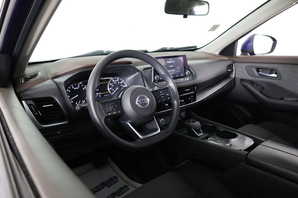 Used 2021 Nissan Rogue SV image 10