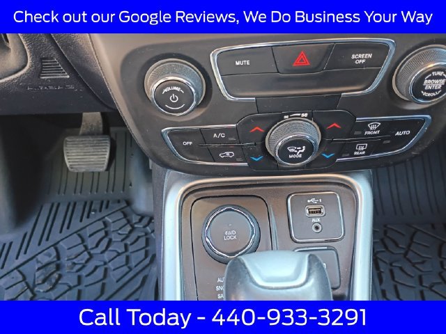 Used 2020 Jeep Compass Latitude w/ Cold Weather Group AWD/4WD image 27
