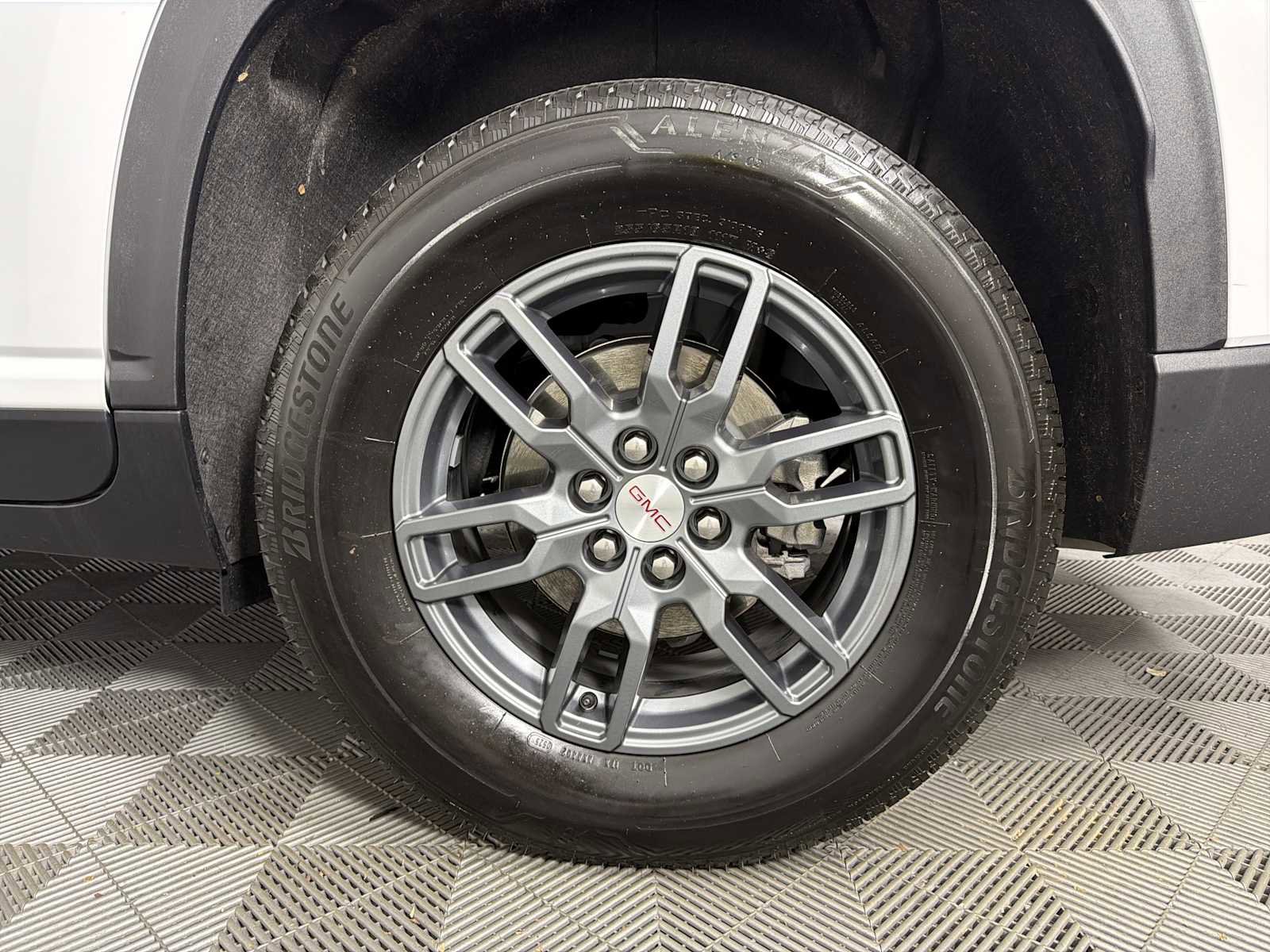 New 2025 GMC Acadia Elevation image 38