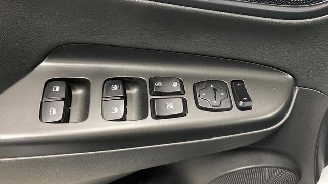 Used 2022 Hyundai Kona Limited AWD/4WD image 21